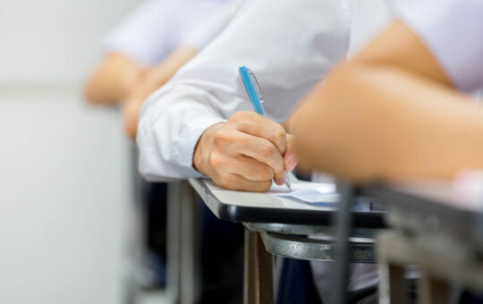 Russian Investors to Pass Exams Before Buying Cryptocurrencies, Draft Law Suggests