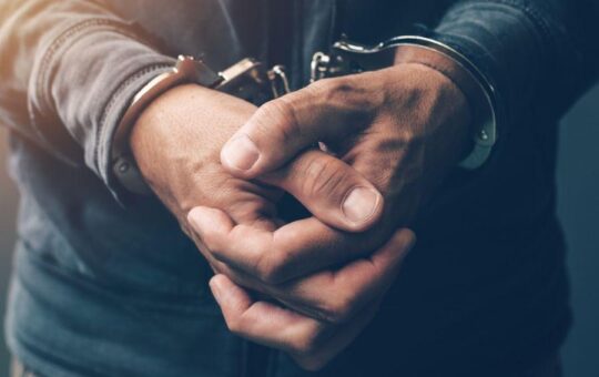 US Arrests Two Suspects in Bitfinex Bitcoin Hack, Seize USD 3.6B in BTC