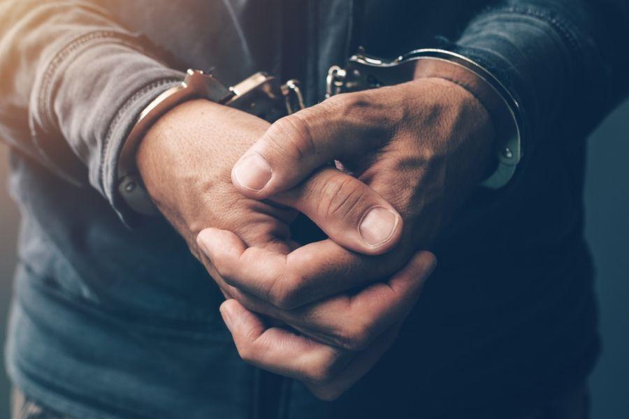 US Arrests Two Suspects in Bitfinex Bitcoin Hack, Seize USD 3.6B in BTC
