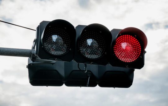 DeFi Lending Sector Sees Investor Exodus Amid Market Meltdown