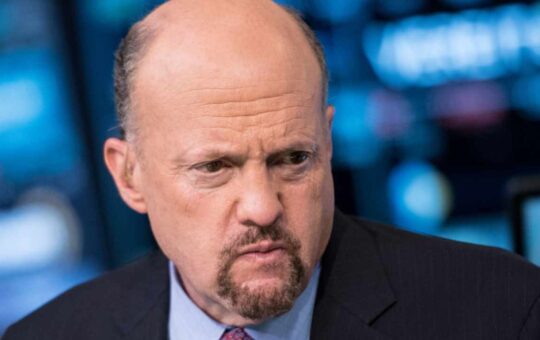 Mad Money's Jim Cramer Advises Investors to Get out of Crypto — Says 'It's Never Too Late to Sell an Awful Position'
