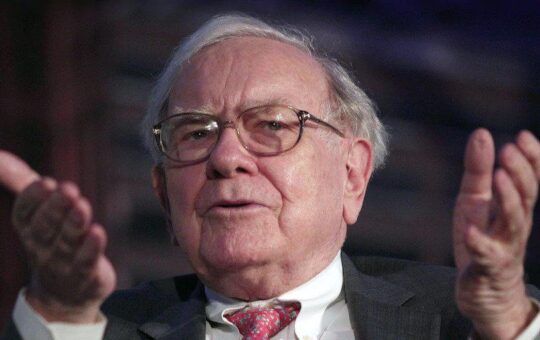 Buffett Sings the Same Old Song