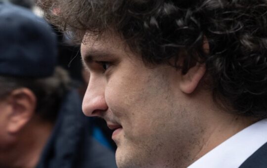 Sam Bankman-Fried Says FTX Lawyers Said Insider Loans and ‘Sham’ Agreement Were Okay