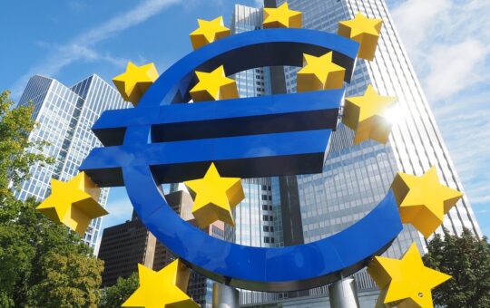 Central Bank of Spain Embraces Digital Euro, Highlights Benefits for Customers
